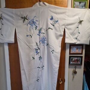 Ivory White Embroidered Floral Kimono Coat